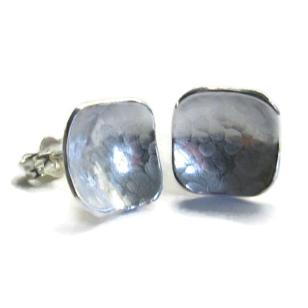 Silver Hammered Square Stud Earrings   - DDE8H