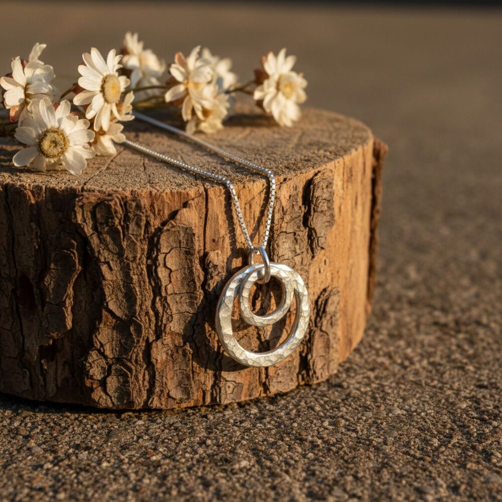 Hammered Silver Circles Necklace -SWCP2H