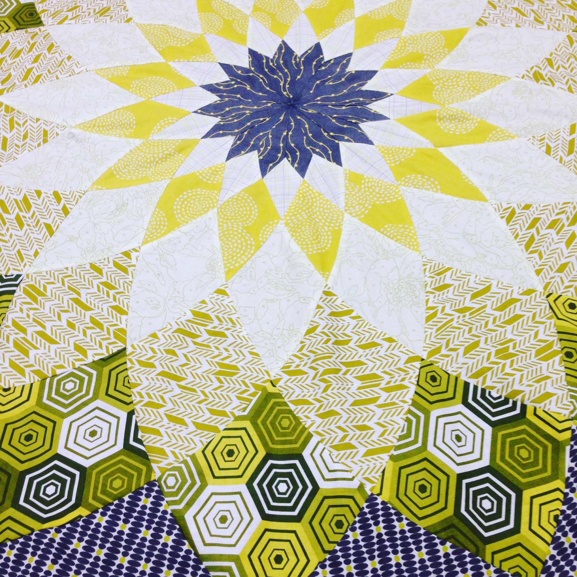 Giant Dahlia Quilt by Tracey Pereira