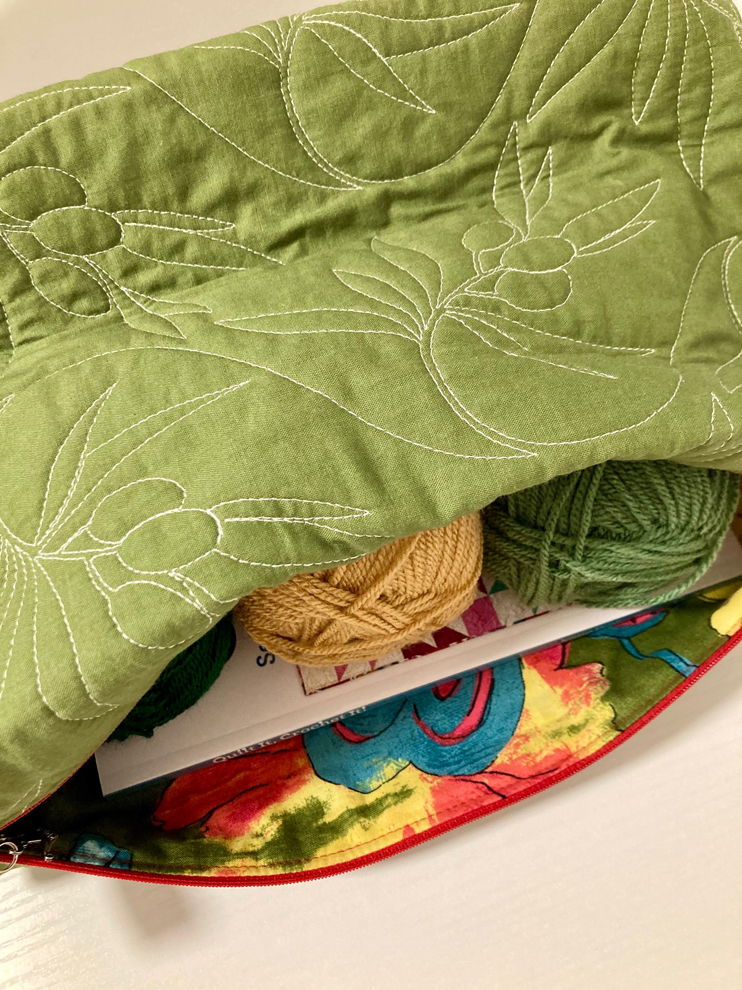 Image of a quilted knitting pouch