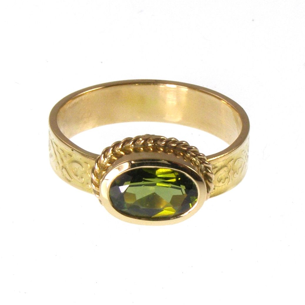 Green tourmaline textured ring