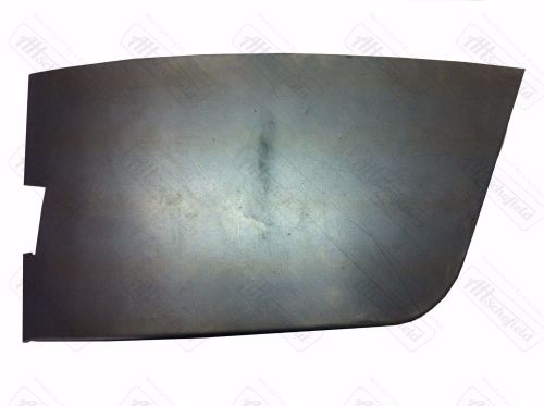 Cab Door Lower Skin Left ->67. 211-831-055R