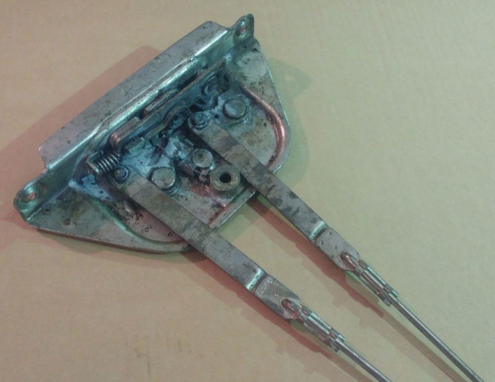 Complete Used Sliding Door Lock Mechanism, 68-70 LHD