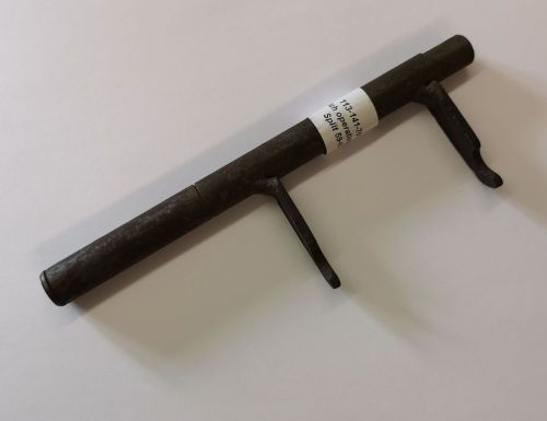 Clutch Operating Shaft 59-67. 113-141-701C