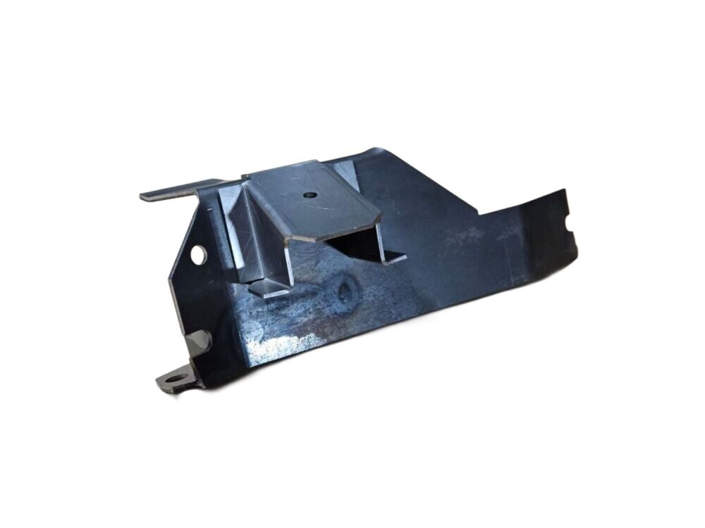 Rear Inner Trailing Arm Mount Bracket, Left 80-91.   251-803-191