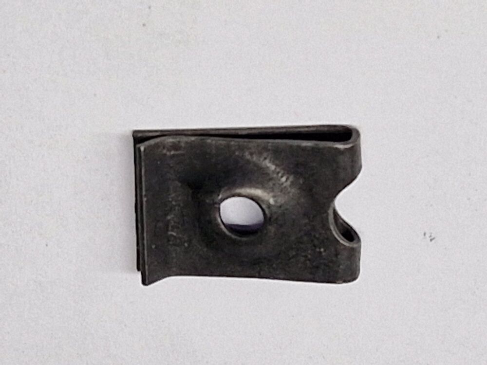 Front Grille Screw Speed Nut 68-79        N 15 422 2