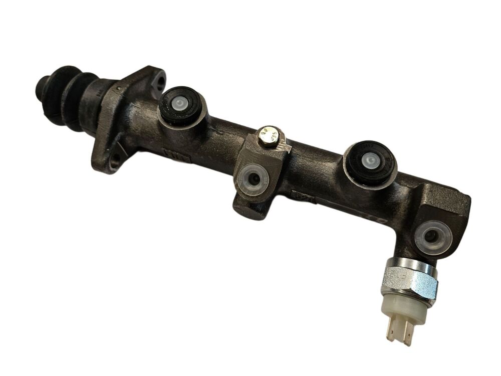 Master Cylinder, Genuine FTE 70-79  Bay Window (No Servo).   211-611-021AE FTE