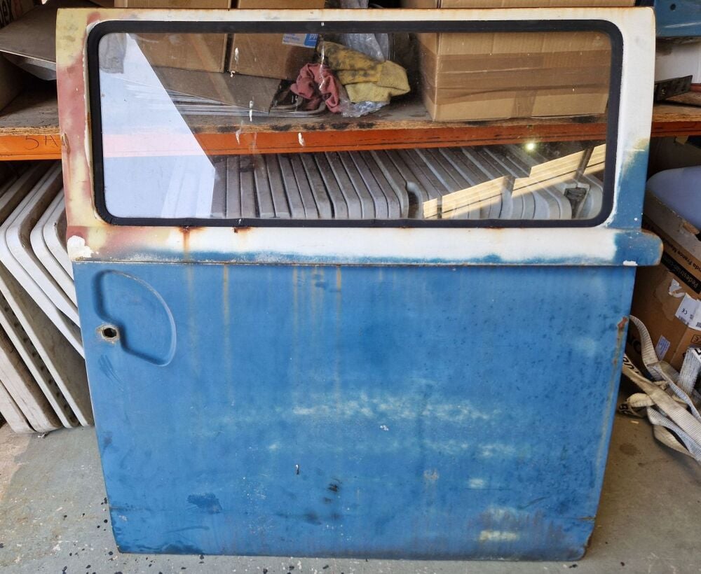 Repairable Sliding Door 70-73 RHD   224-843-105 X