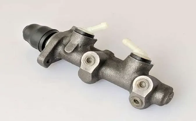 Brake Master Cylinder RHD, 1302 & 1303 Models.    114-611-015B