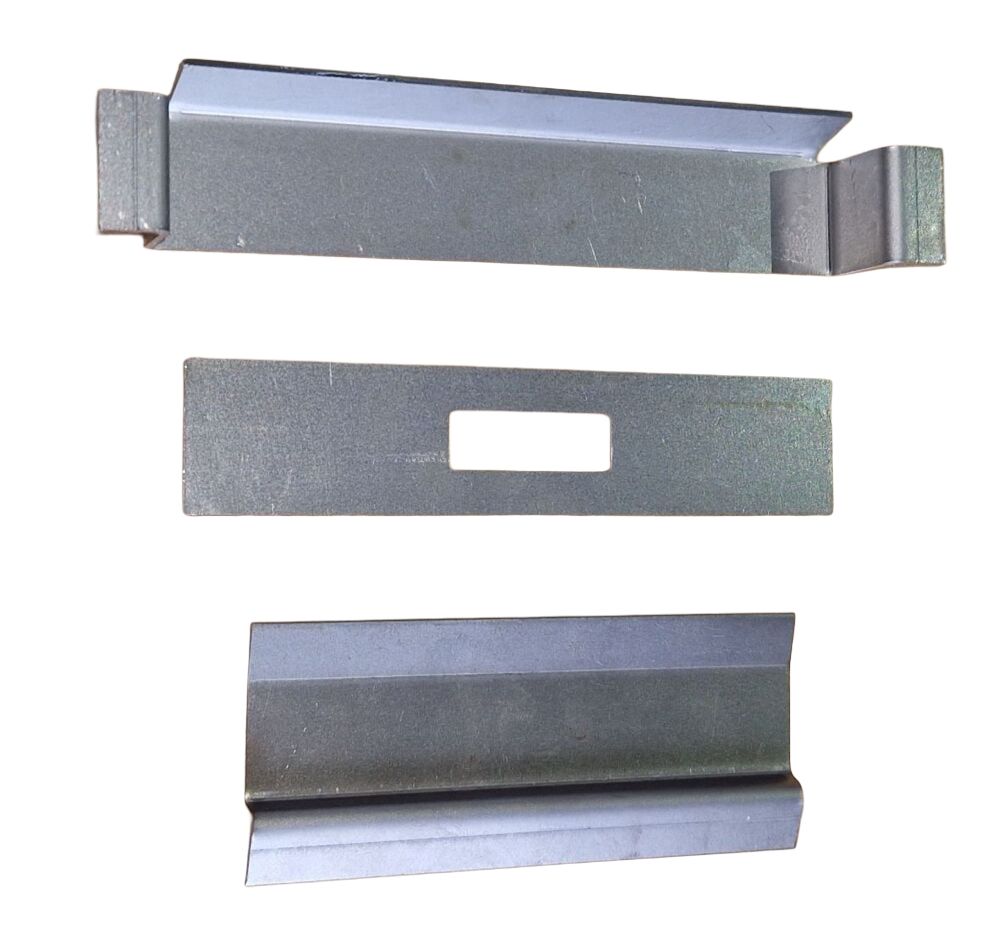 Sunroof Strengthening Cage For Latch.   225-817-031B