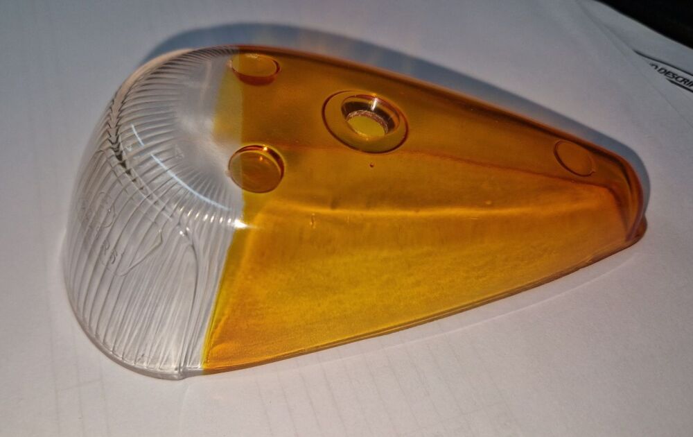 Front Indicator Lens Clear/Amber 63-74 Beetle.   111-953-161F