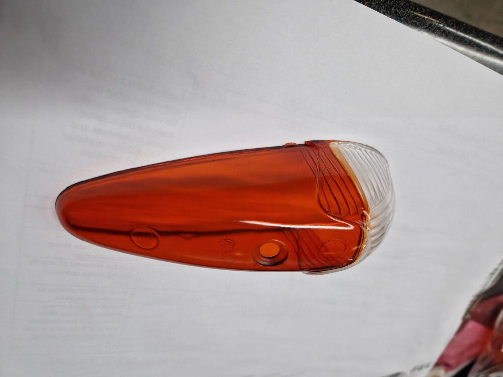 Front Indicator Lens Clear/Amber 58-63 Beetle.   111-953-161B