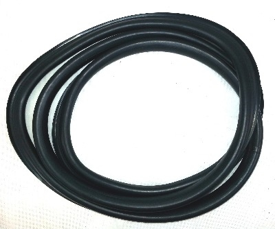 Deluxe Centre Side Window Seal 68-79. 241-845-321BT
