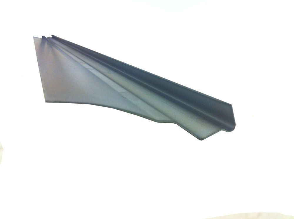 Gutter with Roof Repair Section 1.25m 68-79.   211-817-310A