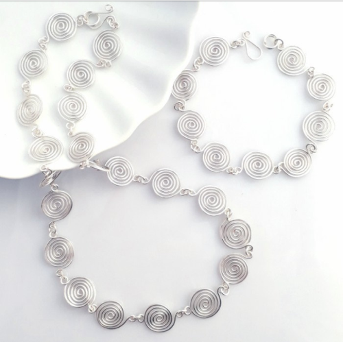 2 Open and Closed spiral Set Necklace and Bracelet