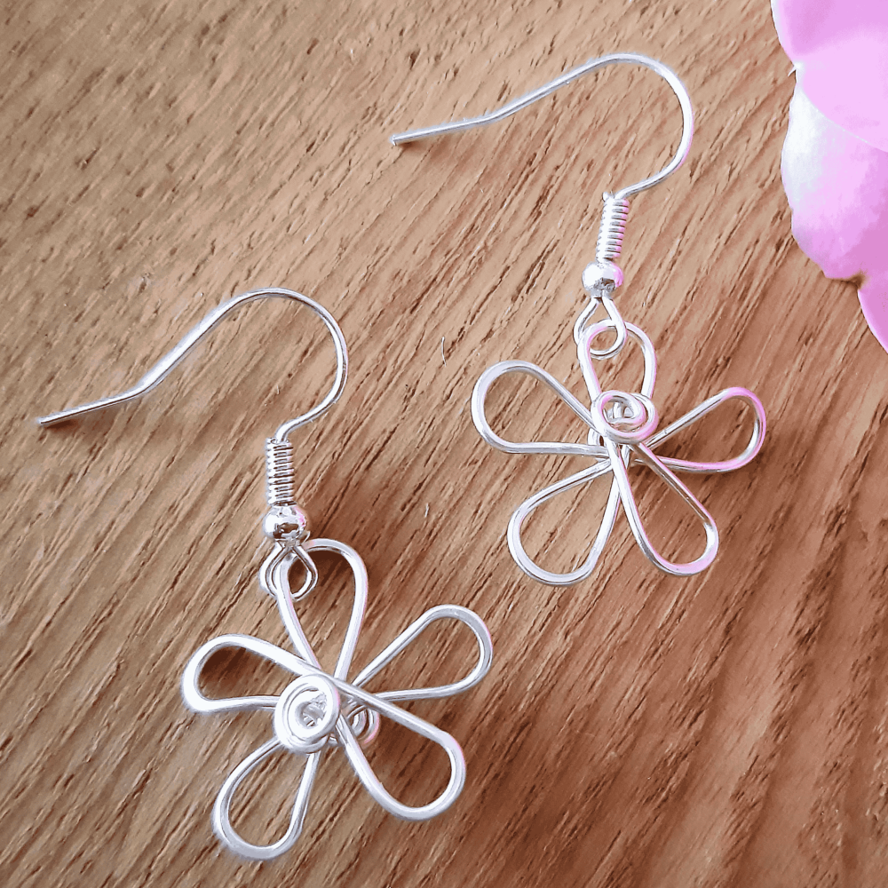 6 Single daisy Earrings