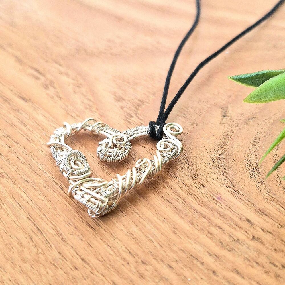Silver wire wrapped heart pendant - wire wrapping Jewellery