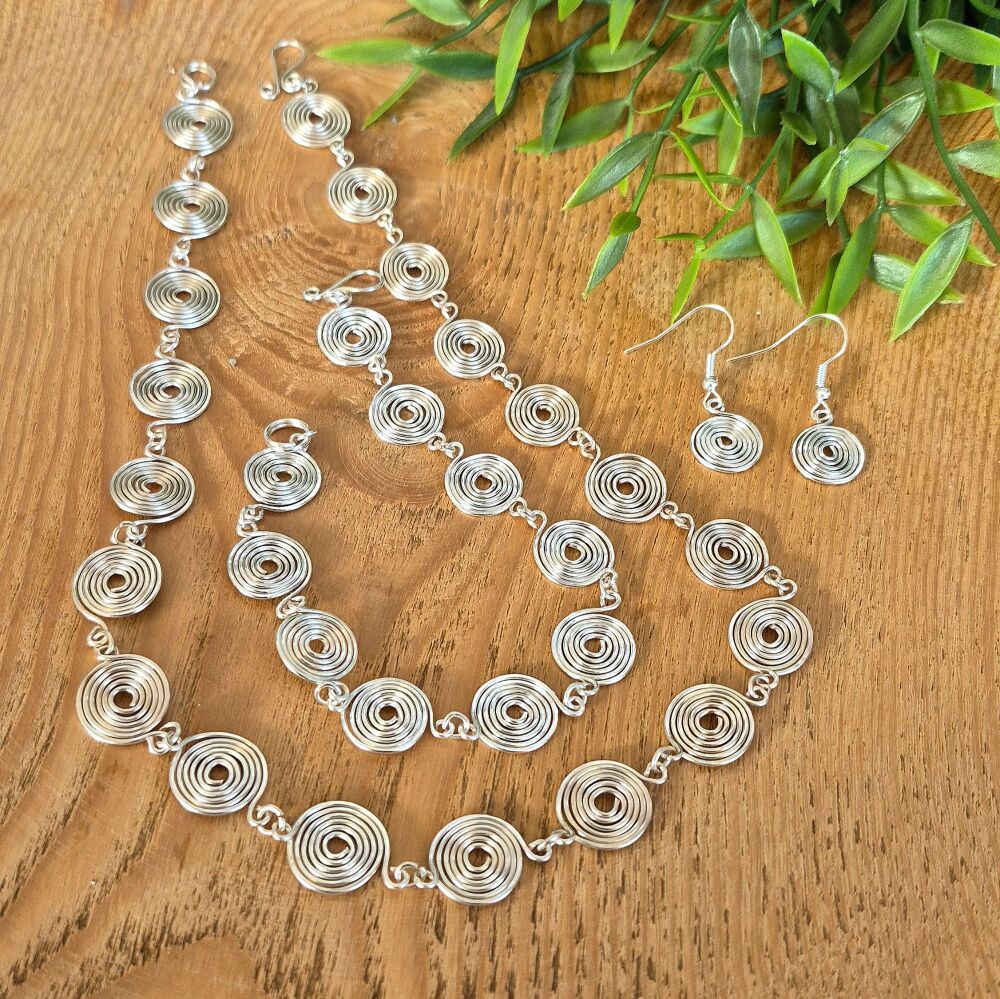 1 Closed spiral Set Necklace Bracelet and Earrings