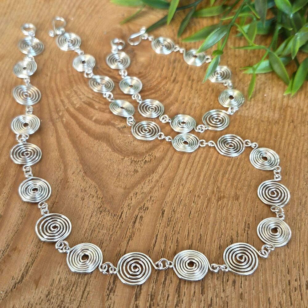 2 Open and Closed spiral Set Necklace and Bracelet