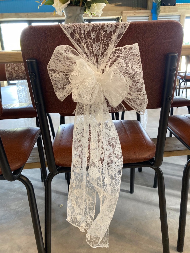 Double lace upright bow