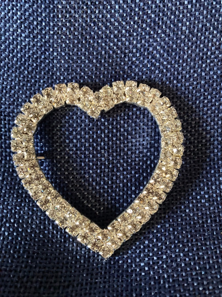 Open heart diamanté brooch