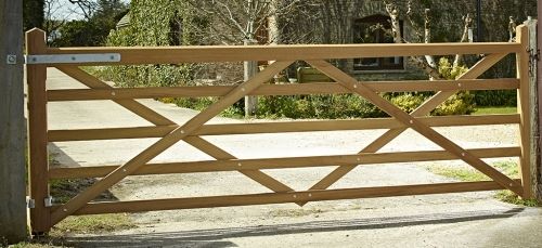 Somerset and Hunting Gates from