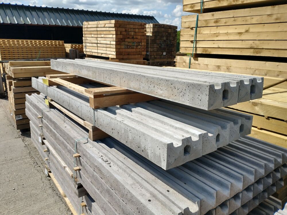 9ft CLOSEBOARD Slotted Corner Posts