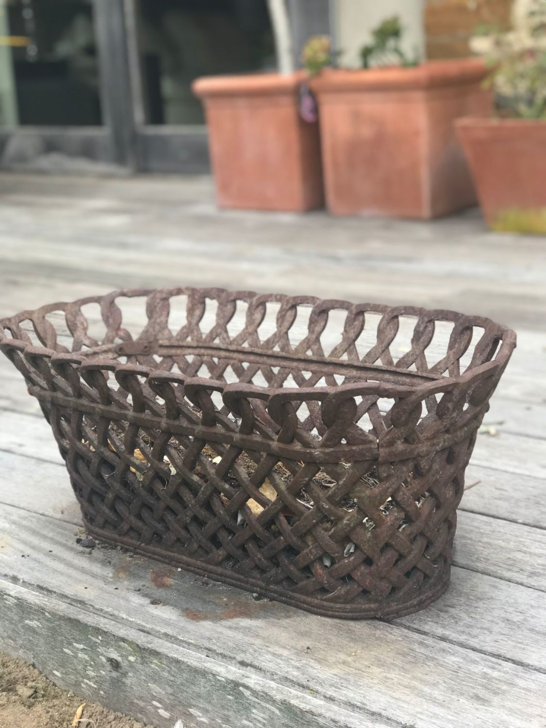 Cast iron planter