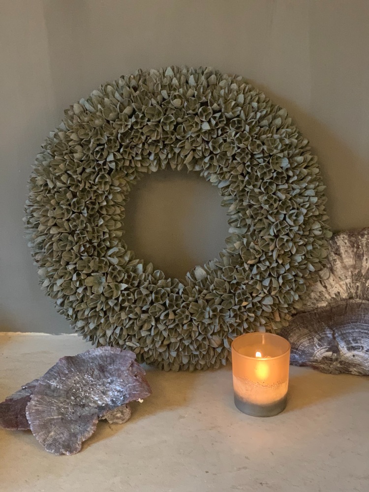  Grey Bakunin nut wreath