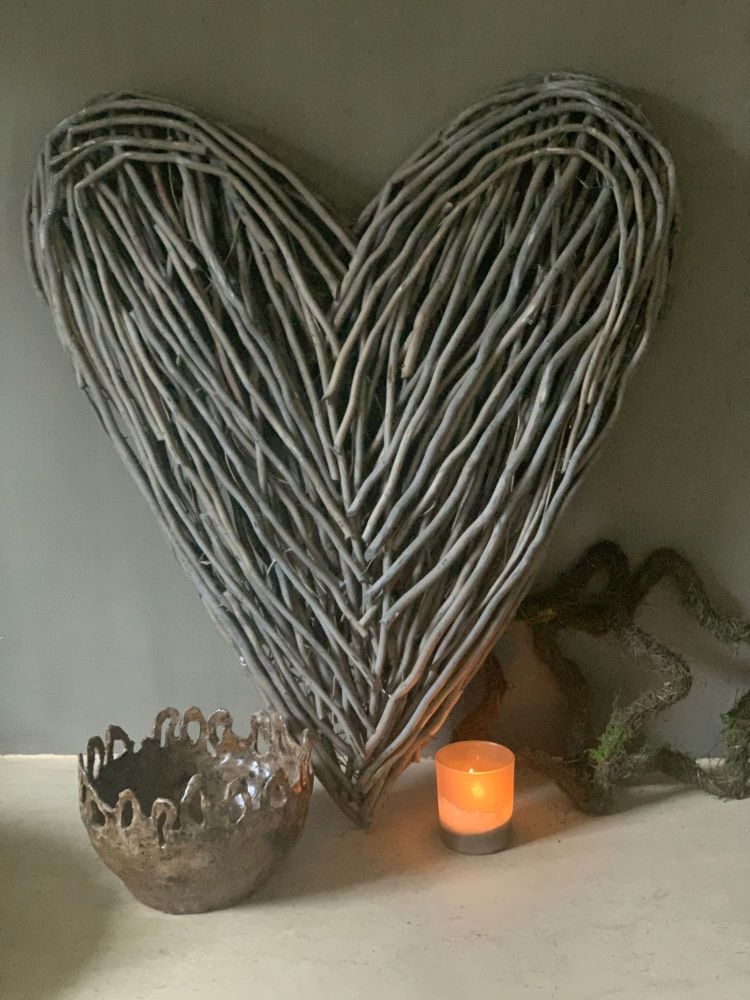 Large willow heart
