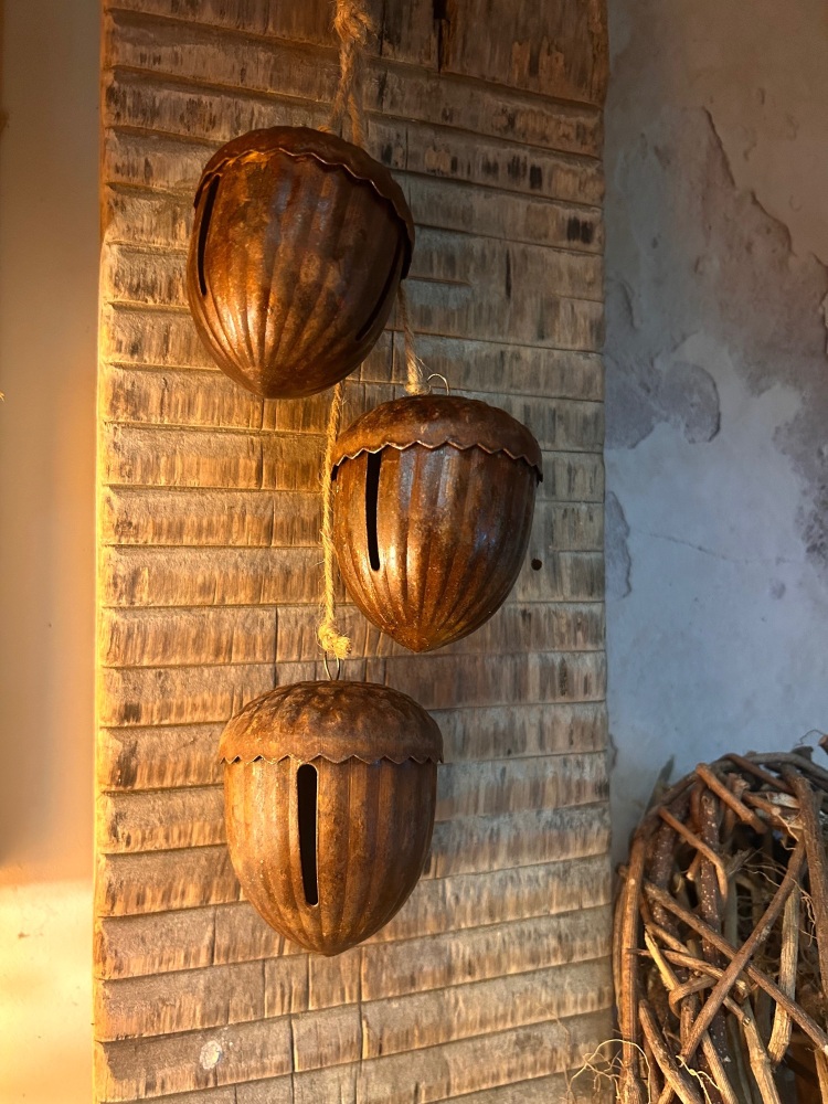 Acorn decoration