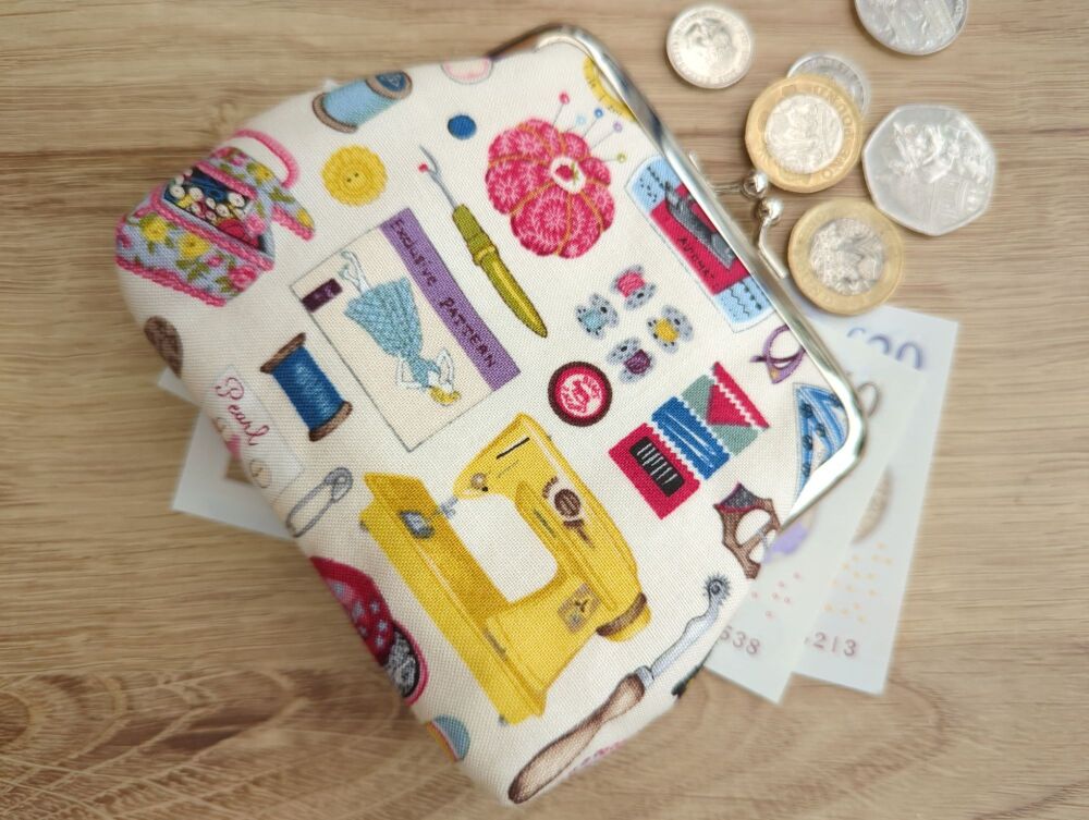 Sewing Notions Kiss Lock Purse