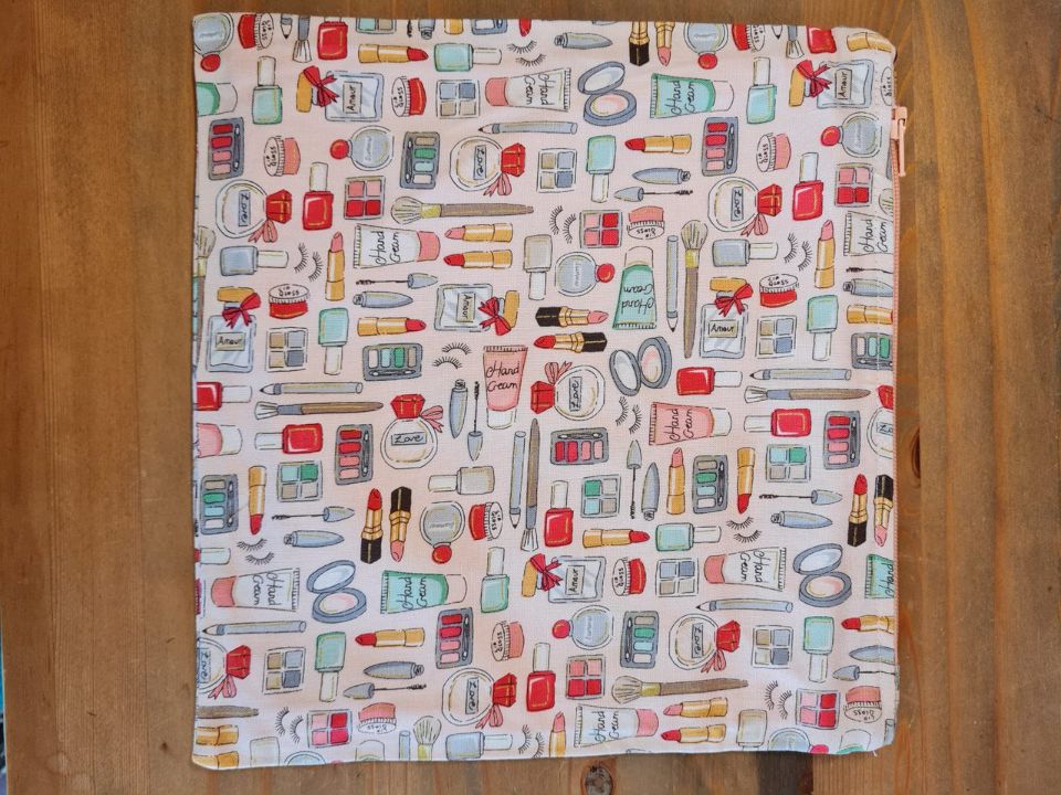 Zipped "Lucy" make up bag in 'glamorise' cotton
