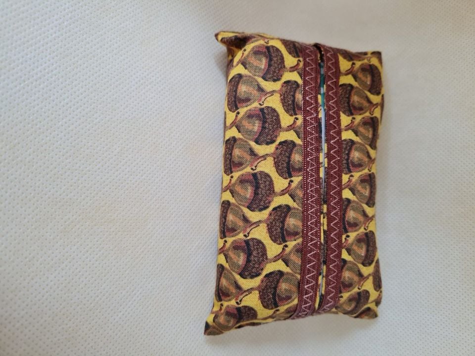 Tissue / handkerchief pouch Acorn fabric