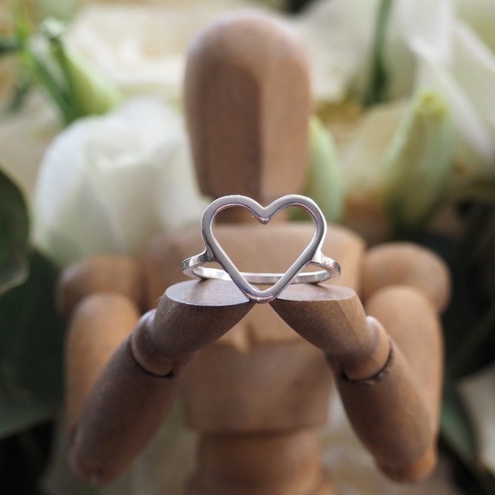 Sterling silver wire ring with heart