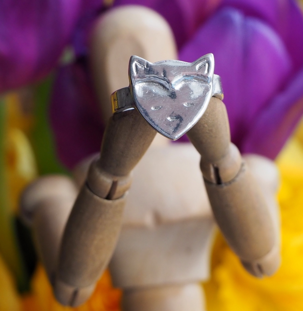 Sterling silver ring with cat