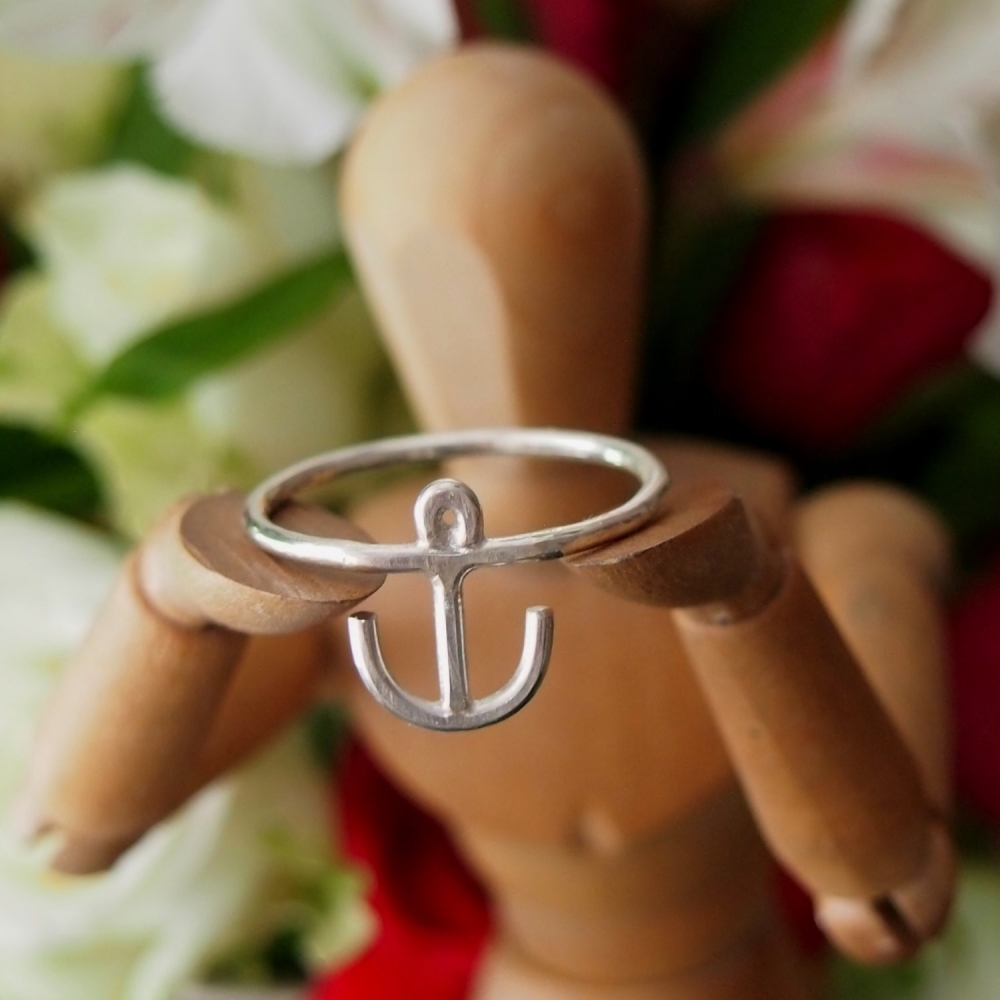 Sterling silver ring with anchor
