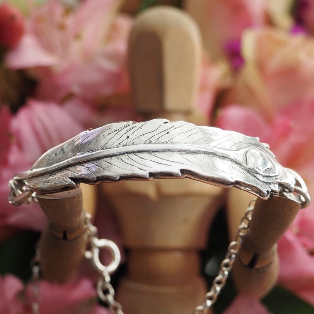 Fine silver peacock fearther bracelet