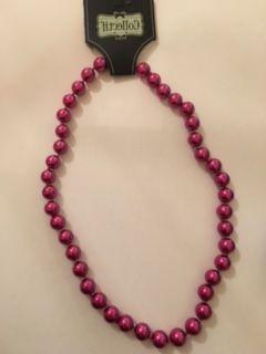 Collectif 50s Dainty Pearl Necklace in Fuschia