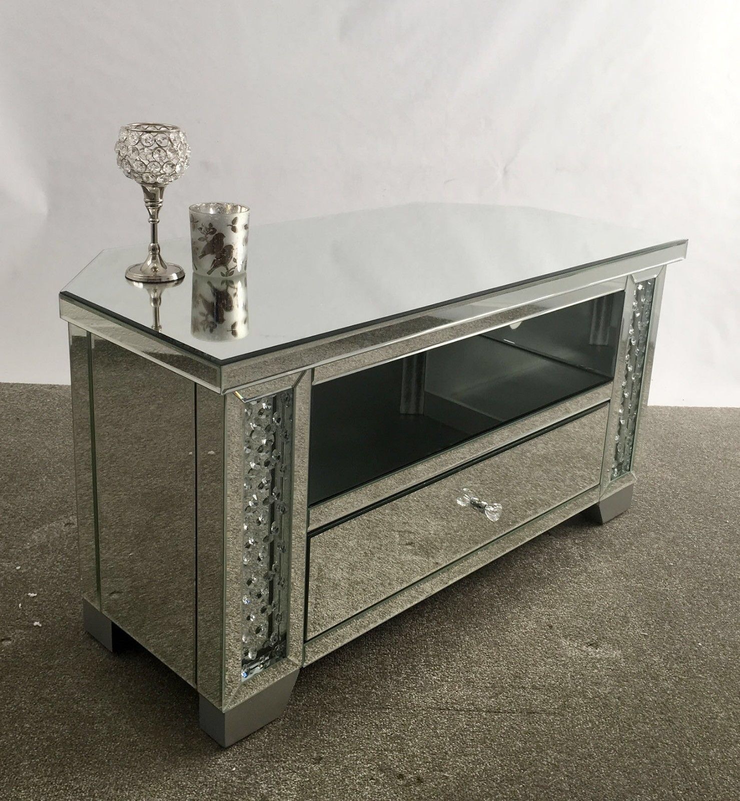Floating Crystals Mirrored Corner Low Tv Entertainment Unit