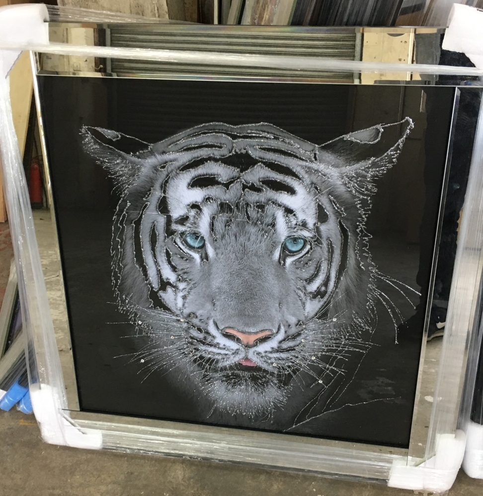 Mirror framed "Tiger Pose" Wall Art 