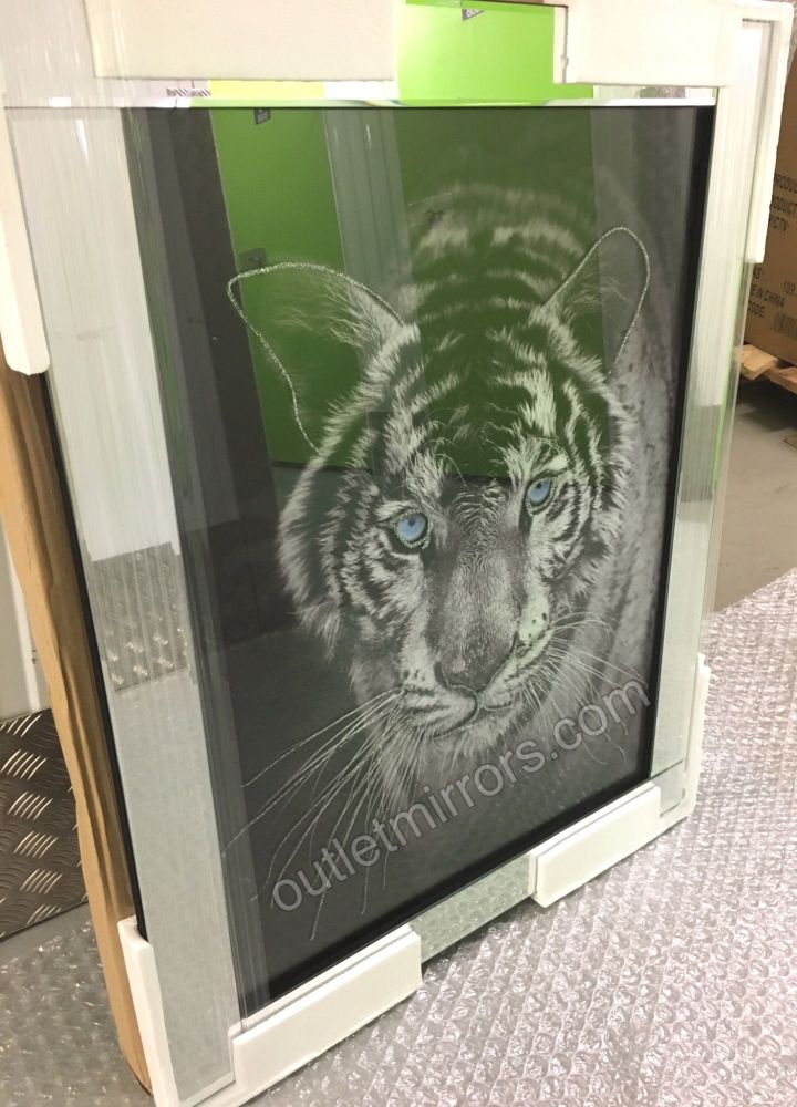 Mirror framed "Tiger pose" Wall Art 