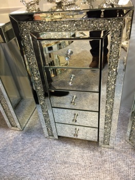 * New Diamond Crush Sparkle Crystal Mirrored 5 draw Chest