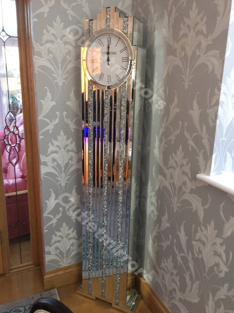 *** New Mirrored Diamond Crush Floor Standing Art Deco Manhatten clock in stock