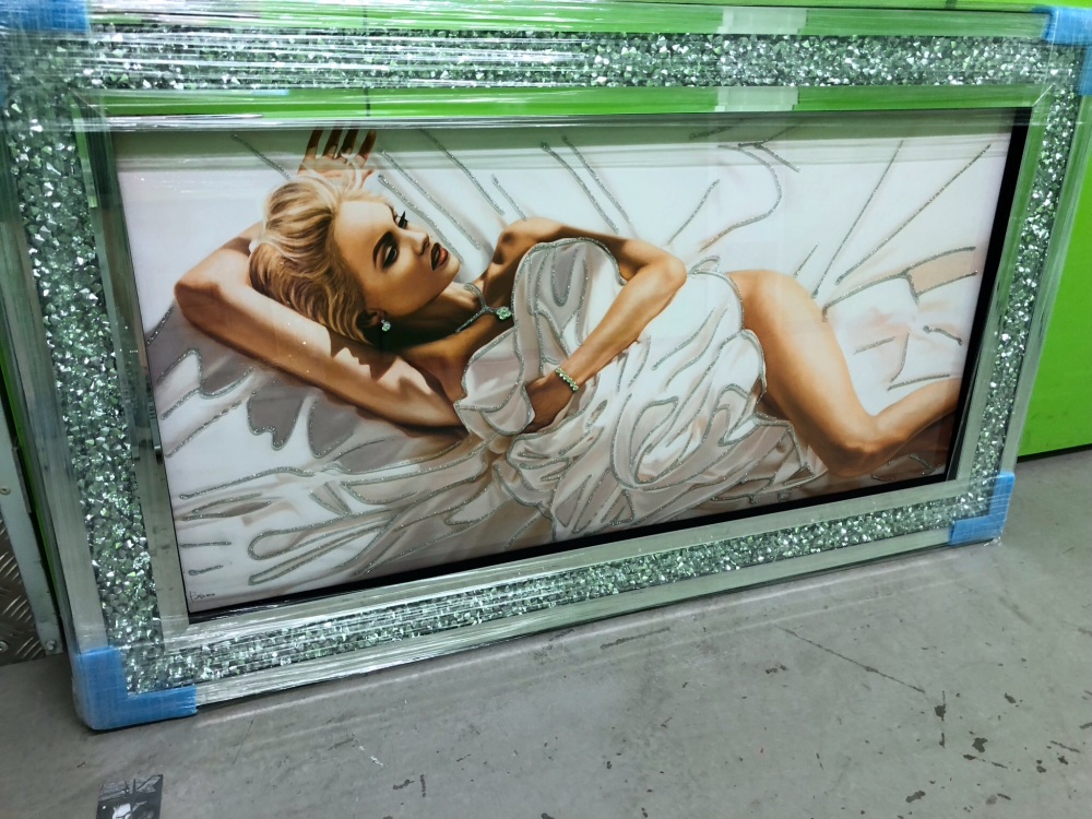 Mirror framed Glitter Lady Wall Art 114cm x 66cm Diamond crush frame