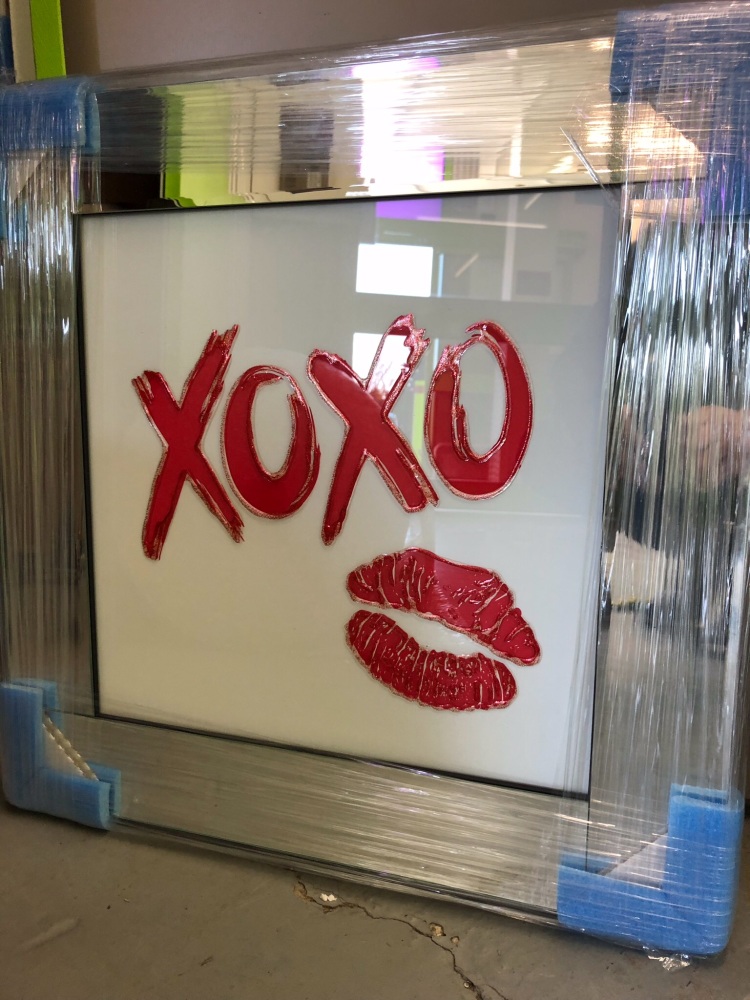 Mirror framed Sparkle Glitter Art "xoxo Lips"in stock for a fast delivery