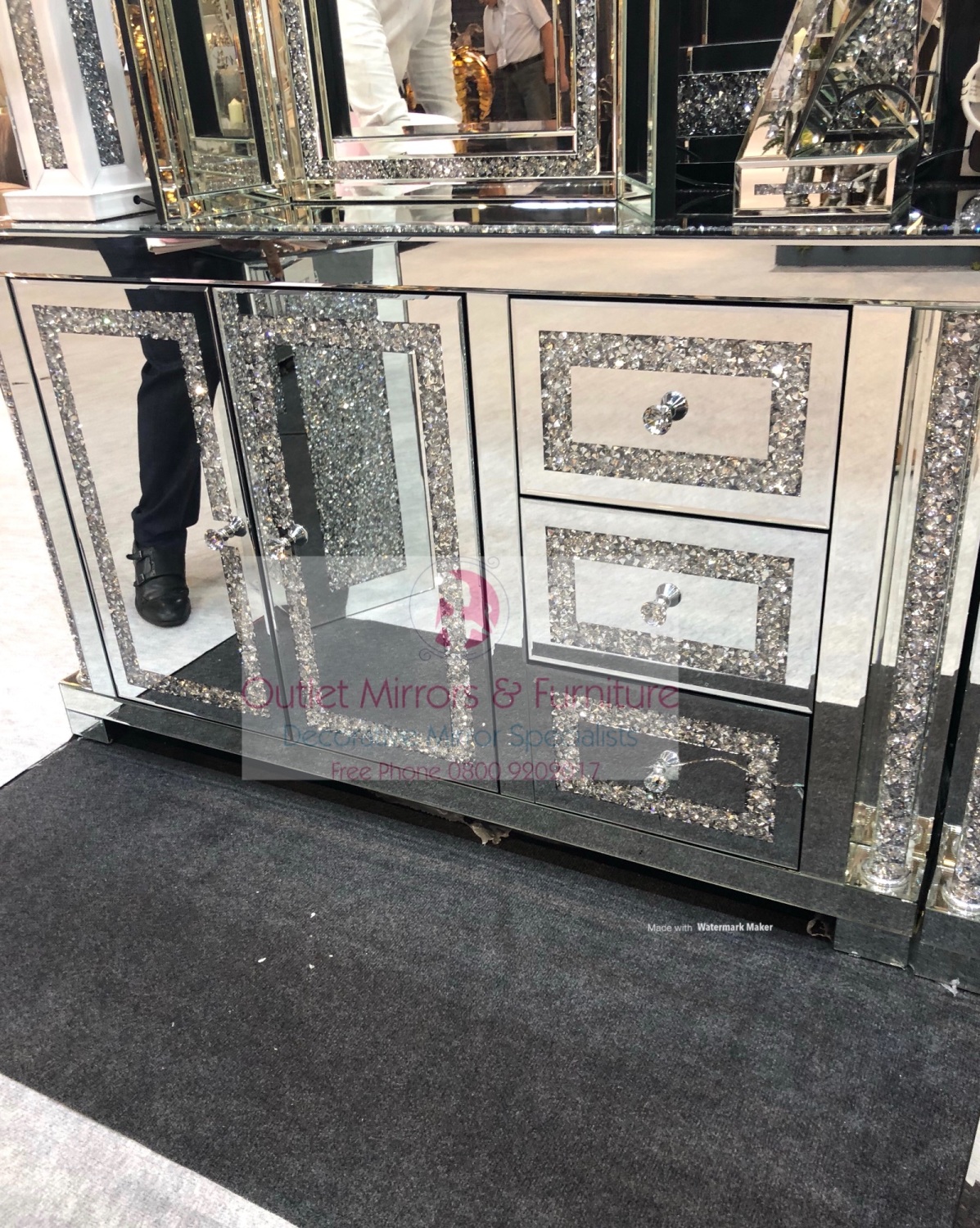 Diamond Crush Sparkle Pillar Mirrored Sideboard 2 Door 3