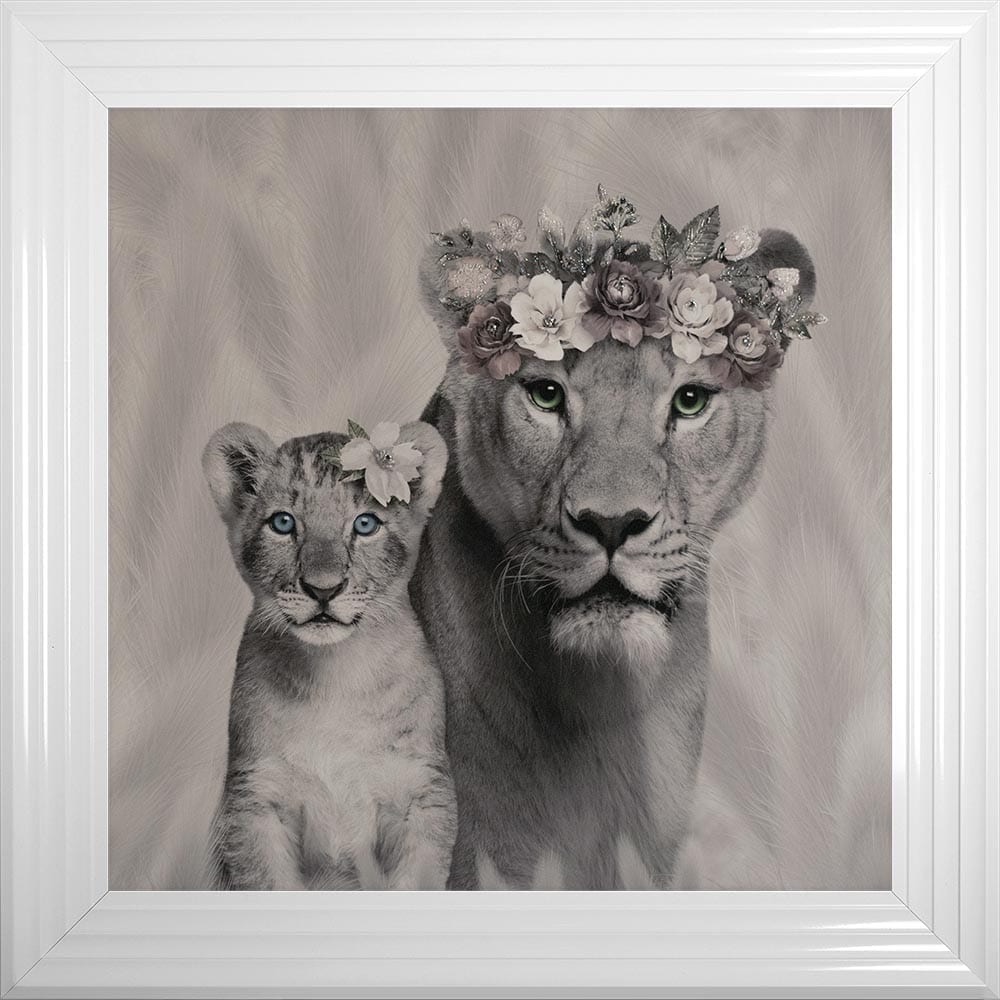 # Lion Queen & 1 Cub in a Choice of Frame colours & 4 size options