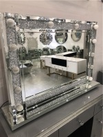 * Diamond Crush sparkle  Hollywood Mirror  Special offer 100cm x 70cm in stock with free bulbs