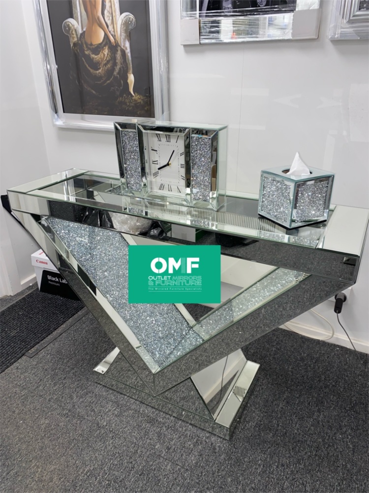 # *New Diamond Crush  Crystal V Mirrored  Console Table INCREDIBLE PRICE- in stock